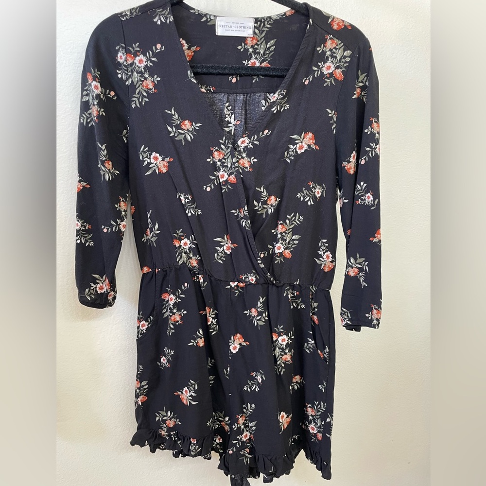 Floral Romper w/ Pockets!